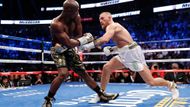 Nikdy neporažený boxer v důchodu na jedné straně, sebevědomý zápasník a šampion ultimátních zápasů na straně druhé. Floyd Mayweather a Conor McGregor. O tom byl nejočekávanější zápas roku.