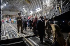 EU chce zastavit migraci z Afghánistánu penězi, okolním státům pomůže 600 miliony eur