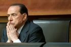 Soud s Berlusconim: Obvinění promlčena