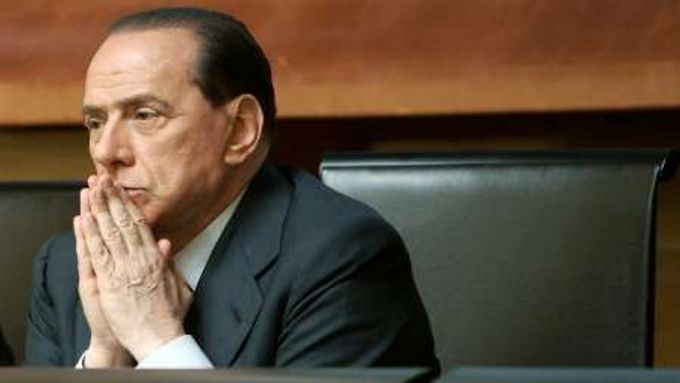 Proti Berlusconimu bylo v posledních letech vzneseno celkem osm obvinění z korupce, daňových podvodů či nelegálního financování politických stran.
