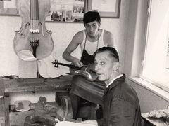 Jan Pötzl s otcem v rodinném atelieru v Lubech, 7. 7. 1968