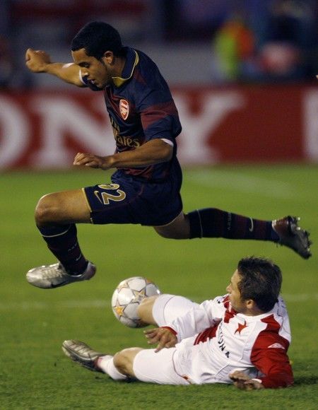 David Hubáček v souboji s Walcottem