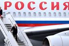 Nastupuje protihráč. Přilétá ruský prezident Vladimir Putin.