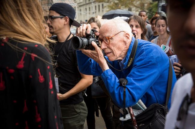 Zemřel legendární fotograf Bill Cunningham