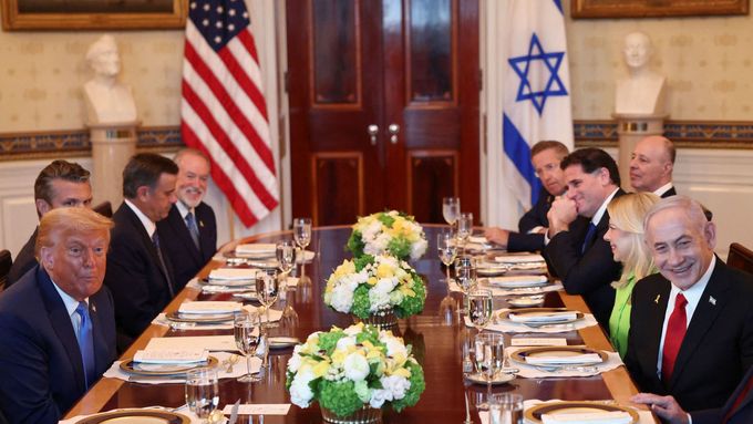 Israeli Prime Minister Benjamin Netanyahu and U.S. President Donald Trump react during a bilateral dinner, at the White House in Washington, D.C., U.S., July 7, 2025. REU