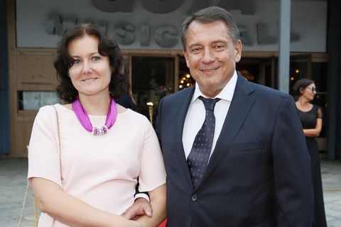 Všechny ženy Jiřího Paroubka. Expremiér a "sexy mozek" se potřetí oženil