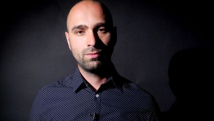 Uprchlíci a muslimové jsou snadný terč nenávisti, Češi ale xenofobové nejsou, říká Houdek