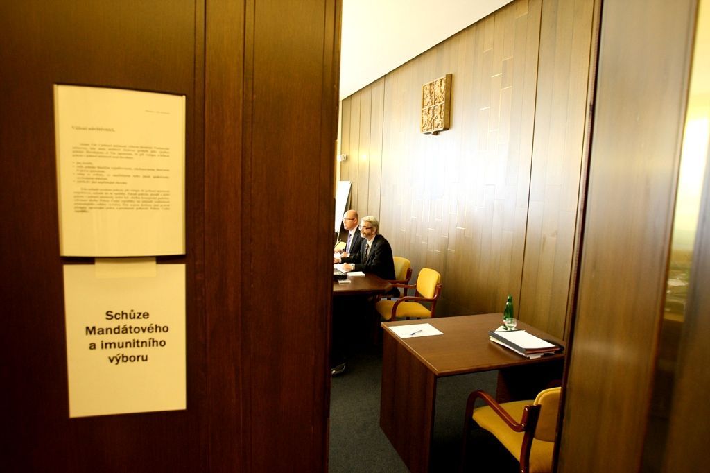 Jednání o rozpuštění sněmovny