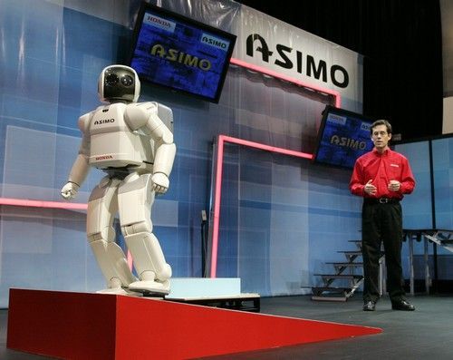 Robot ASIMO od Hondy se stal už pravidelným návštěvníkem různých veletrhů