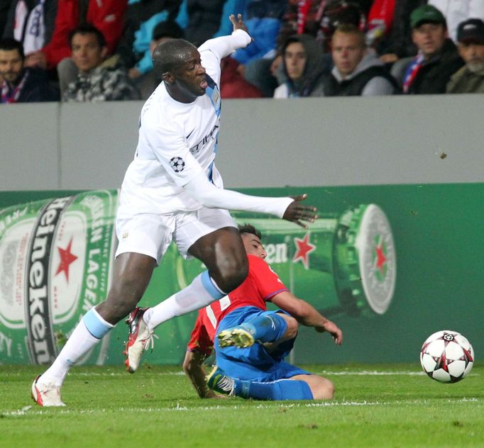 Plzeň vs. Manchester City, utkání Ligy mistrů (Fernandinho a Petržela)