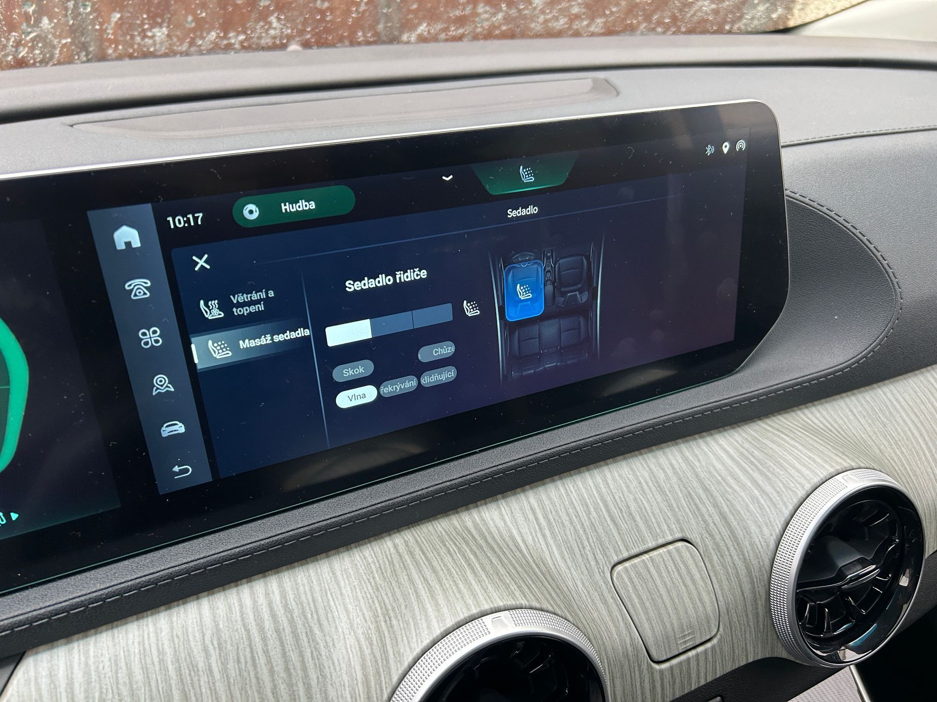 Dongfeng U-Tour hybrid