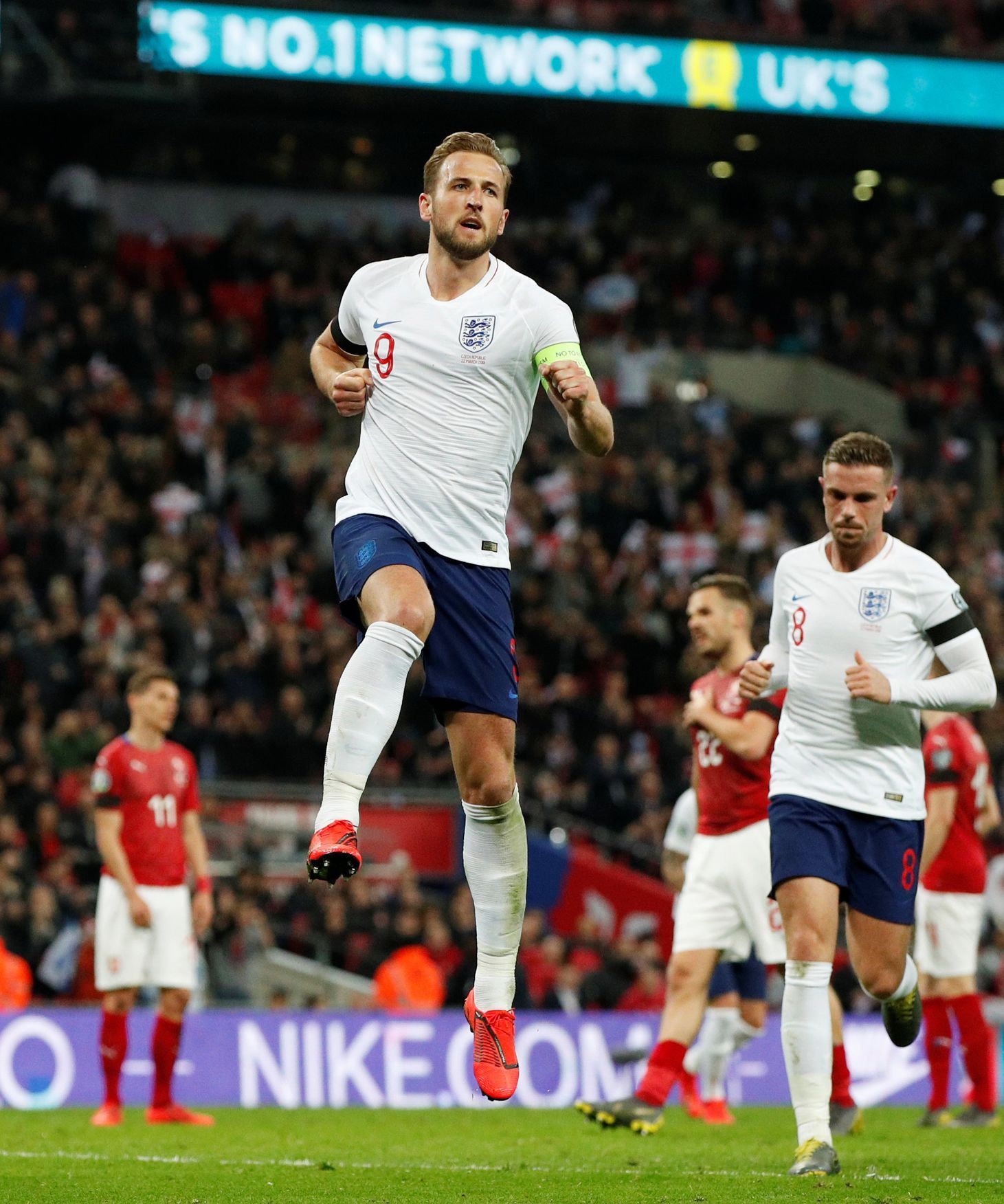 Harry Kane slaví gól na 2:0  v zápase kvalifikace ME 2020 Anglie - Česko.