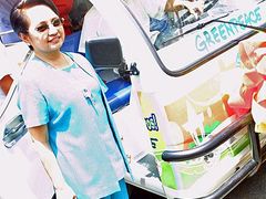 Slavnostního zahájení testovacího provozu e-jeepneye se v Bacolodu zúčastnila i filipínská prezidentka Gloria Macapagalová-Arroyová
