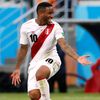 Jefferson Farfán v zápase Peru - Dánsko na MS 2018