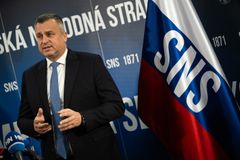 Slovenský politik Danko vyvázne z nehody nanejvýš s pokutou. Poškodil semafor a ujel
