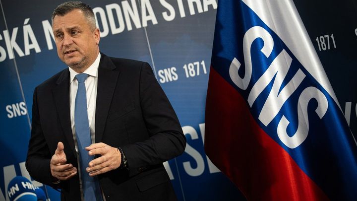 Slovenský politik Danko vyvázne z nehody nanejvýš s pokutou. Poškodil semafor a ujel