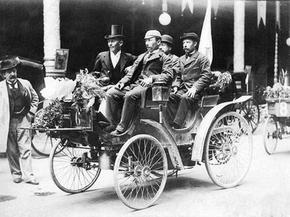 Paul Koechlin v Peugeotu v závodě Paříž - Bordeaux - Paříž  v červnu 1895