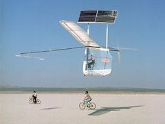Letouny na solární pohon staví nadšenci už dlouhou řadu let.