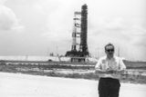 Karel Pacner při reportování o misi Apollo v USA.