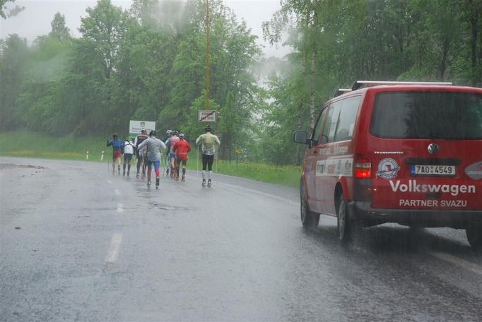 Podle auta to vypadá na českou reprezentaci...