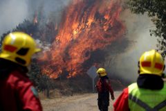 V Chile zuří 128 lesních požárů. Lidé mluví o Dantově pekle, kompletně shořelo i celé městečko