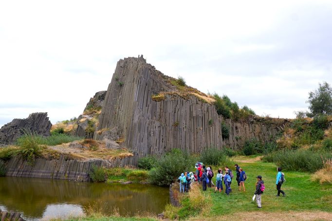 Panská skála nebo též Varhany, národní přírodní památka.