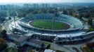 Slezský stadion Chorzow míval kapacitu pro sto tisíc fanoušků. Dnes pojme necelou polovinu.