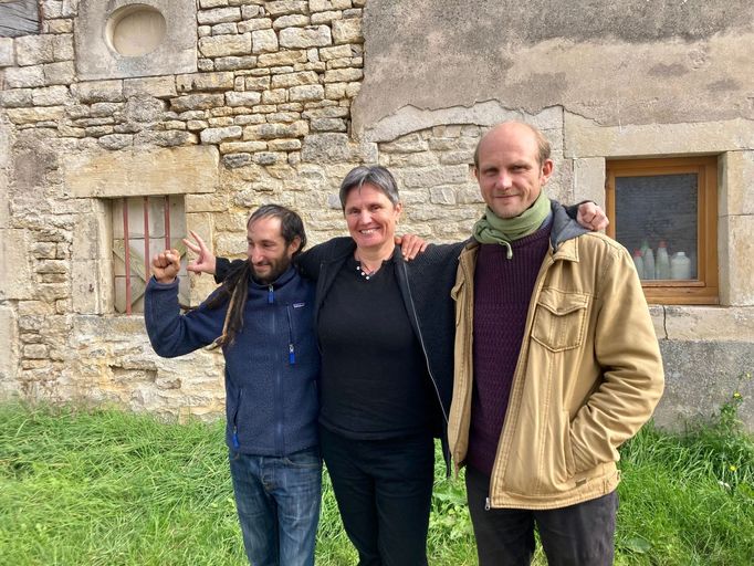 Aktivisté ve vesnici Bure vystupují proti stavbě jaderného úložiště.