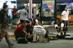 Online: Teroristé zabili 42 lidí, včetně 13 cizinců, oznámili Turci. Zraněných je 239