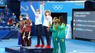 Střírné Švýcarky, Barbora Krejčíková a Kateřina Siniaková se zlatou medailí ve čtyřhře na OH 2020 a bronzové Brazilky