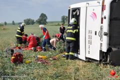 V Olomouci boural autobus se studenty, 16 zraněných