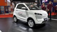 Automobilka Dorcen v Evropě příliš známá není, i ona se však pustila do vlastního "Smartu". Navíc s předním denním svícením ve tvaru hokejky, které se nápadně podobá řešení nových Peugeotů. Model E20 je pak čistým elektromobilem s dojezdem až 300 km.