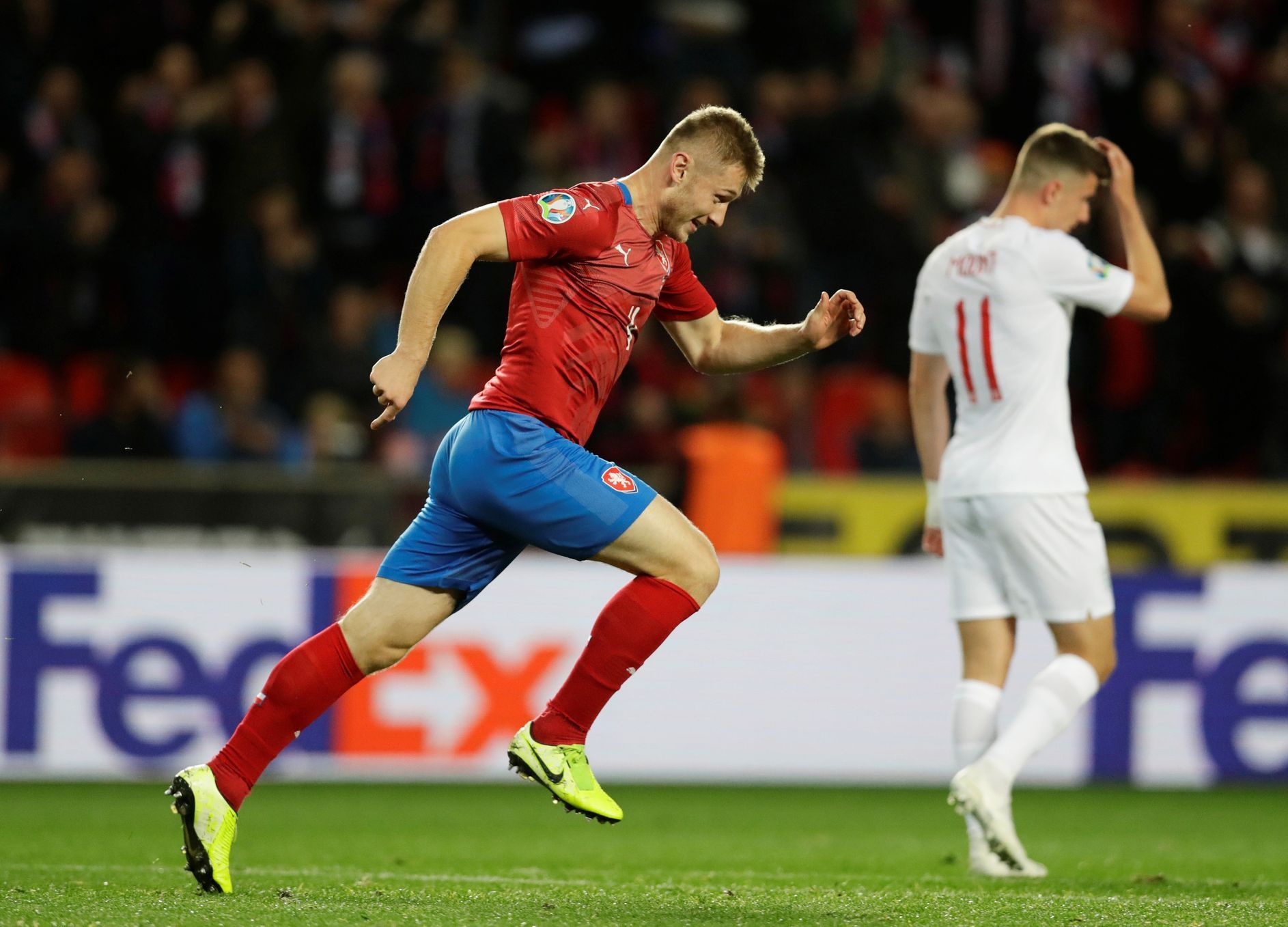 Jakub Brabec slaví gól v utkání kvalifikace ME 2020 Česko - Anglie