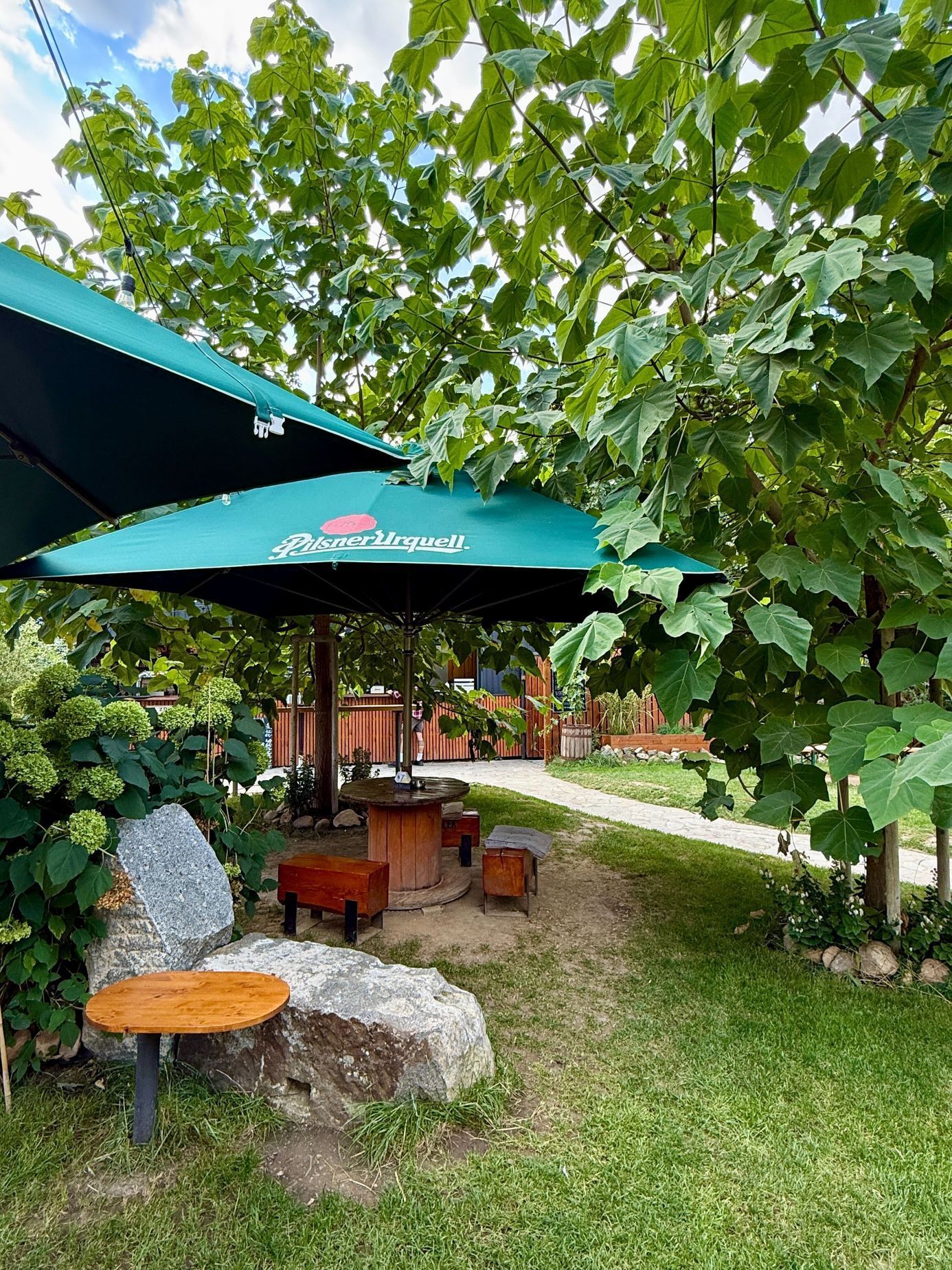 The Garden, bistro, jídlo, Srbsko, příroda, zahrada