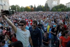 Běloruské úřady pořádaly provládní akci, dýdžejové ji nabourali písní "Chci změny"
