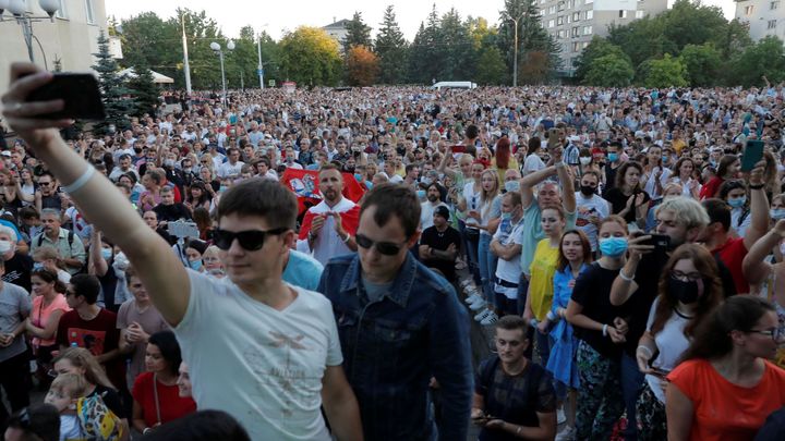 Běloruské úřady pořádaly provládní akci, dýdžejové ji nabourali písní "Chci změny"