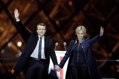 Francie „netrumpuje“, vyhrál Macron. Naděje pro Česko? Zeman se podobá Le Penové