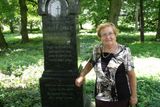 Marie Hvězdová našla v Malíně hrob svého dědečka - Josefa Činky.