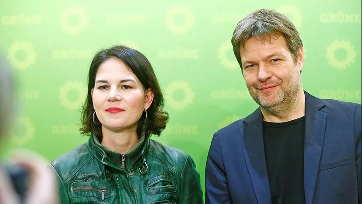 Němečtí zelení jsou poprvé nejsilnější stranou. V průzkumech přeskočili i Merkelovou