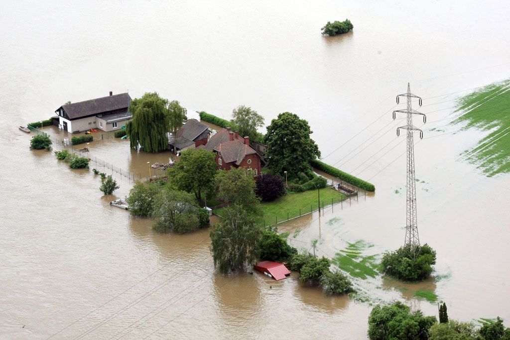 Letem nad zatopeným světem