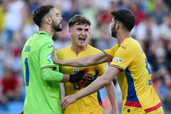 Španělům k obratu stačily čtyři minuty, Slováci mají po naději na postup