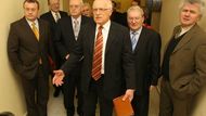 Tehdy jsme měli ještě federaci a federální vládu. Václav Klaus pozval některé její klíčové členy k diskusi a vzpomínání na to, co se tehdy udělalo dobře či špatně. A kdo se zúčastnil?