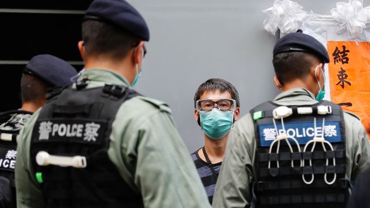 Čínský parlament schválil změny v zákonu pro Hongkong, Peking získá větší moc