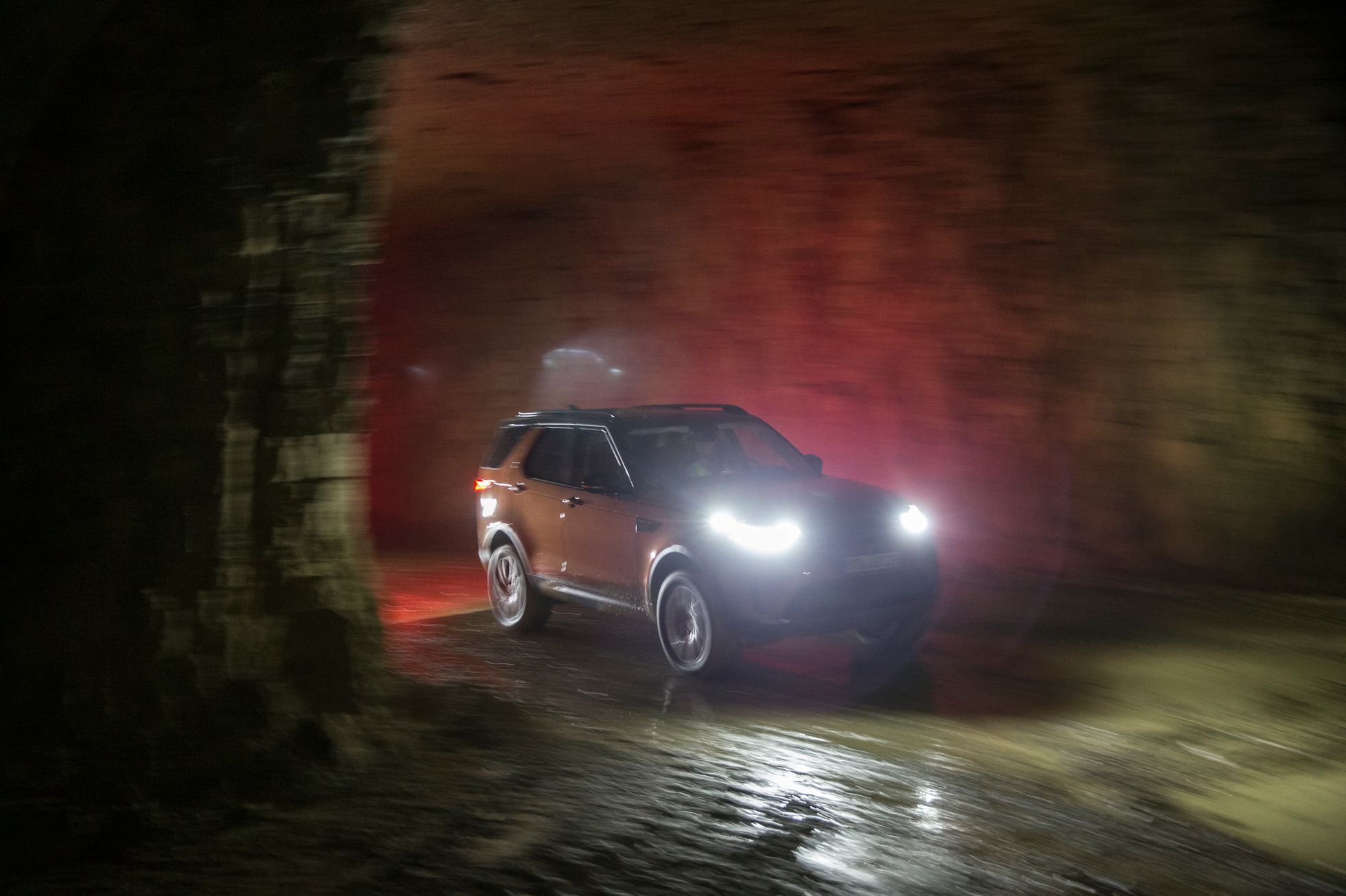Land Rover Discovery 5