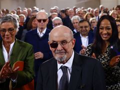 Rushdie cenu převzal ve frankfurtském kostele.