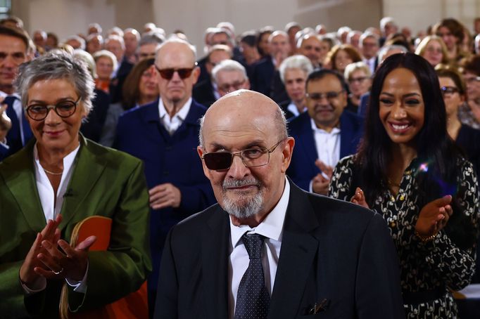 Salman Rushdie převzal Mírovou cenu německých knihkupců.