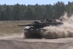 Živě: Česká republika slavnostně převezme tank Leopard 2A4. Dostala ho od Německa