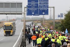 Začala operace Hlemýžď. Násilí běženců a pašeráků roste, máme strach, volají lidé z Calais