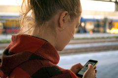Od titulku k souvislostem: Průvodce přežitím ve světě mediálních nástrah