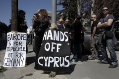 Glosa: Co dál? Evropa obrátila Kypr směrem k Rusům